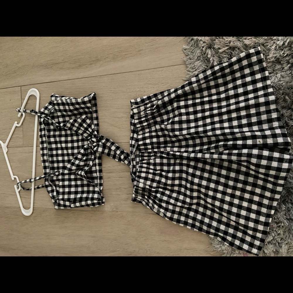 2 PIECE CHECKERED SET